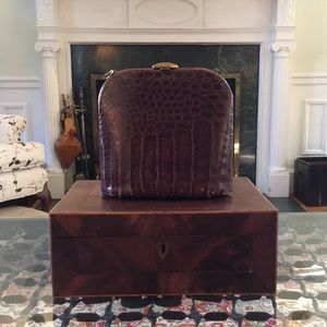 Vintage 1940s Avon Bay crocodile leather purse!